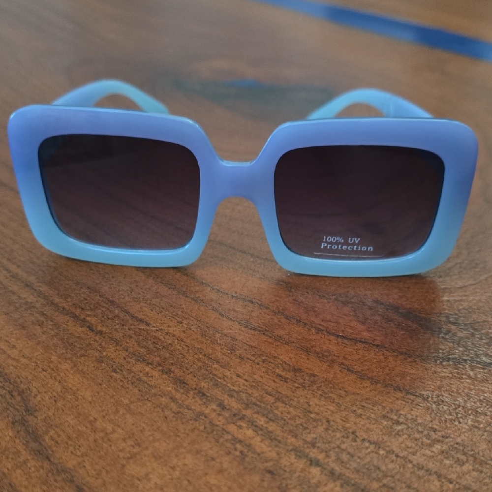 Chic Light Blue Ombre Square Sunglasses